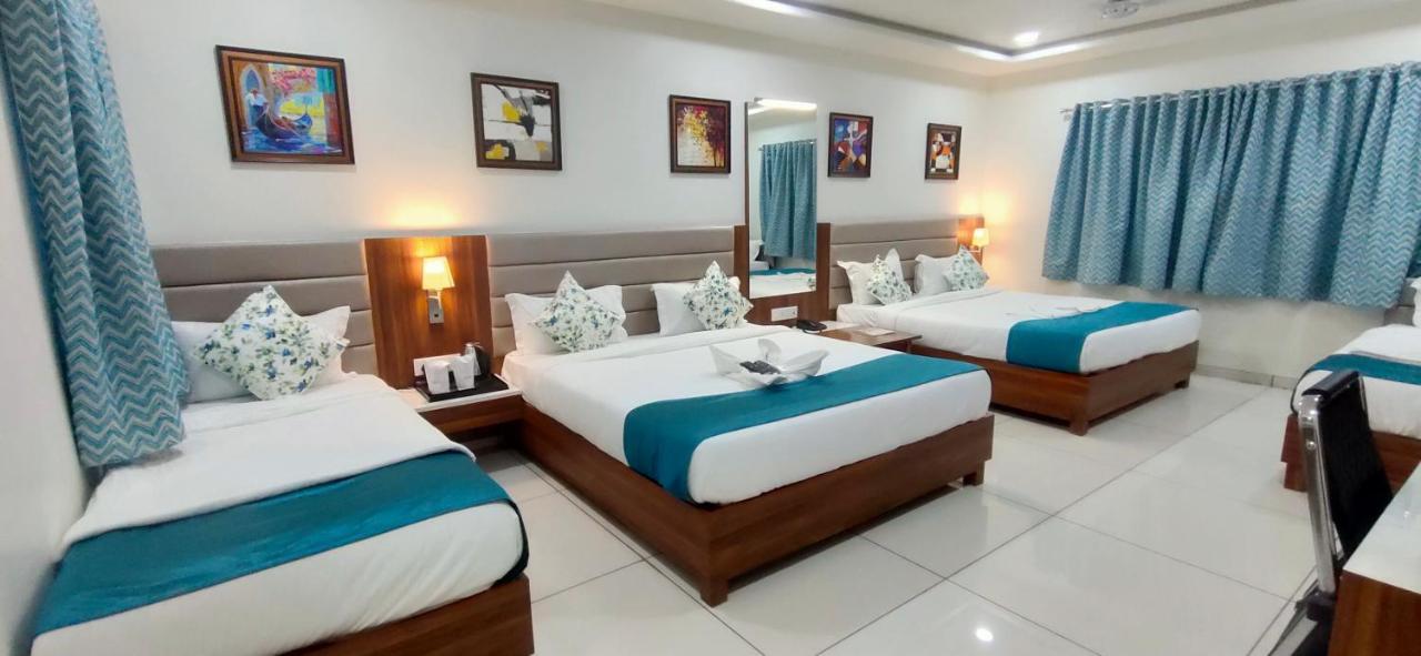 Hotel Sapphire Inn Godhra Exterior foto